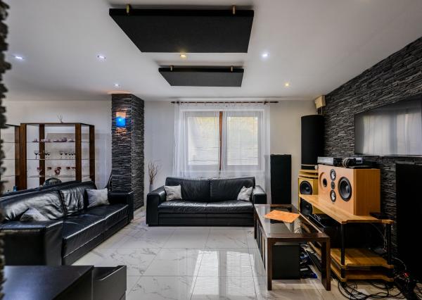 IBA U NÁS! Na predaj 6i rodinný dom v Čadci, 473m2