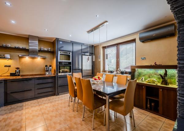 IBA U NÁS! Na predaj 6i rodinný dom v Čadci, 473m2