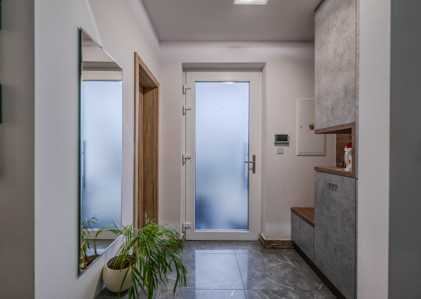 CSAK NÁLUNK! 4 szobás bungaló medencével eladó, Dunaszerdahely