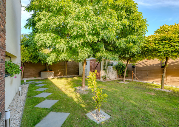 CSAK NÁLUNK! 4 szobás bungaló medencével eladó, Dunaszerdahely