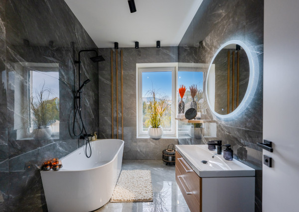 IBA U NÁS! Na predaj 3i štýlový byt v centre Čadce, 202m2