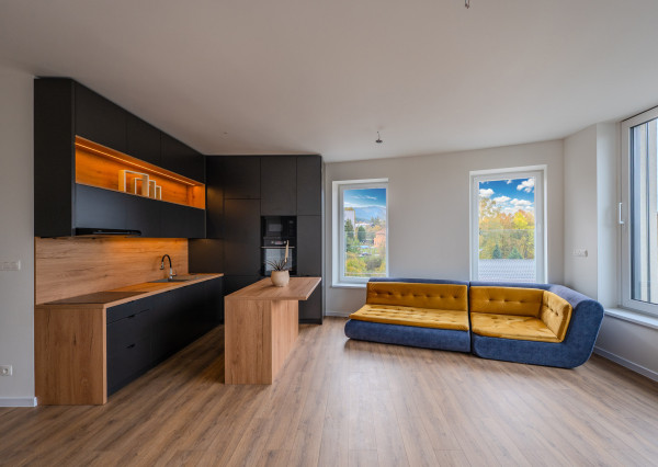 IBA U NÁS! Na predaj 3i štýlový byt v centre Čadce, 202m2