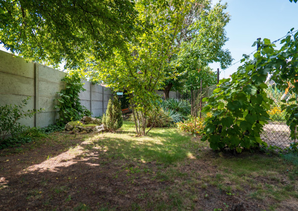 IBA U NÁS! Na predaj rodinný dom s garážou, Svätý Jur