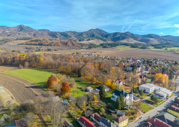 IBA U NÁS: Na predaj stavebný pozemok - 1460 m² v obci Mošovce