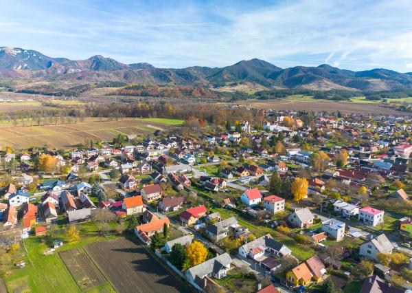 IBA U NÁS: Na predaj stavebný pozemok - 1460 m² v obci Mošovce