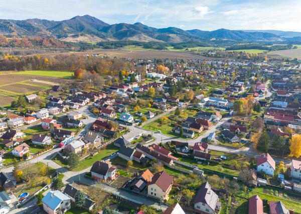 IBA U NÁS: Na predaj stavebný pozemok - 1460 m² v obci Mošovce