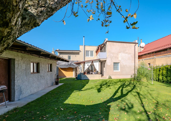 IBA U NÁS! Na predaj veľký 5i rod. dom v Kálnici 940m2,NMnV