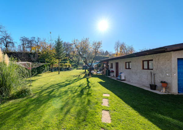 IBA U NÁS! Na predaj veľký 5i rod. dom v Kálnici 940m2,NMnV