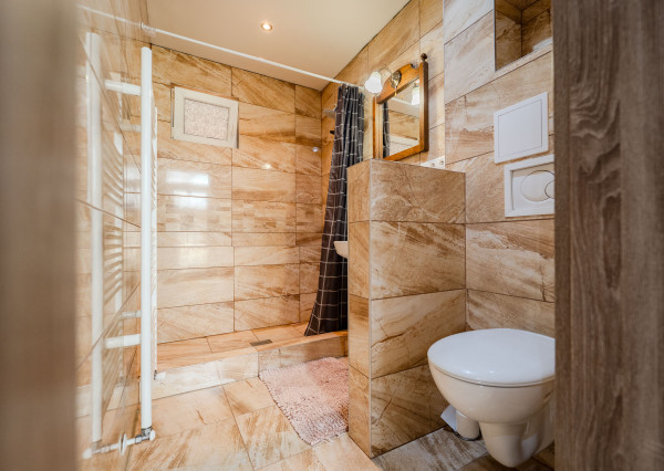 IBA U NÁS! Na predaj veľký 5i rod. dom v Kálnici 940m2,NMnV