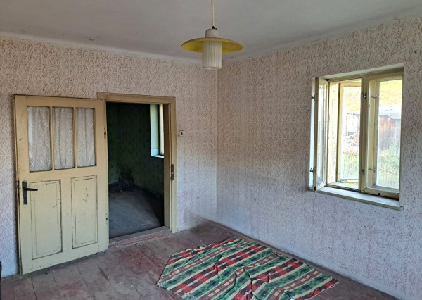 IBA U NÁS! Vidiecky dom pod lesom s výhľadmi - Červený Kameň