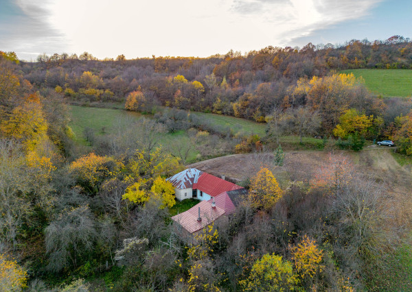 IBA U NÁS!Na predaj dom v krásnom prostredí, Haluzice, 775m2