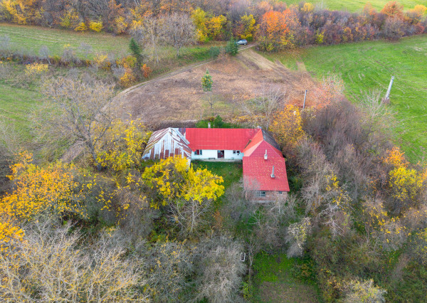 IBA U NÁS!Na predaj dom v krásnom prostredí, Haluzice, 775m2