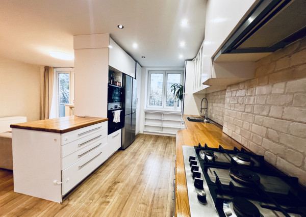 NA PREDAJ 3-izbový byt v srdci Starého Mesta–Sokolská ulica