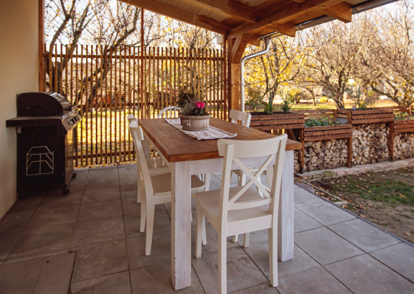 NA PREDAJ! Zrekonštruovaný rodinný dom v Ivanke pri Dunaji