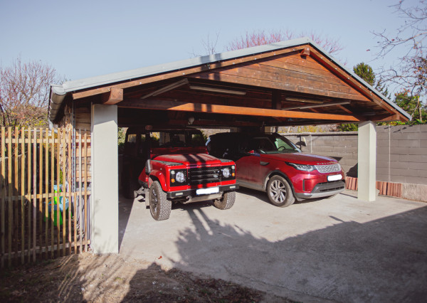 NA PREDAJ! Zrekonštruovaný rodinný dom v Ivanke pri Dunaji