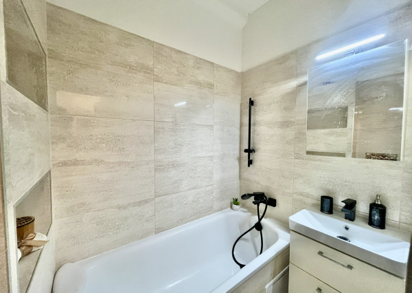 IBA U NÁS! Na prenájom 2,5 izbový byt, balkón, Račianska-BA