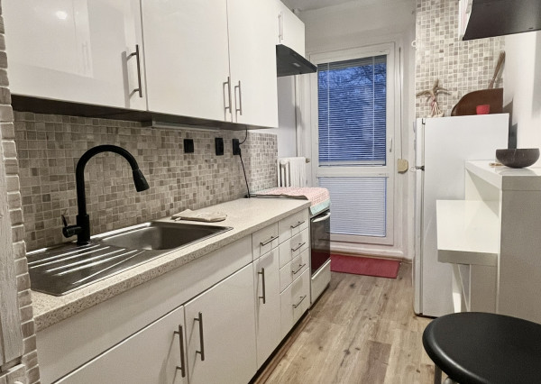 IBA U NÁS! Na prenájom 2,5 izbový byt, balkón, Račianska-BA