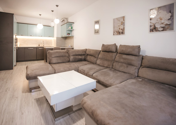 IBA U NÁS! Na predaj moderný 2-izbový byt, BA - Petržalka