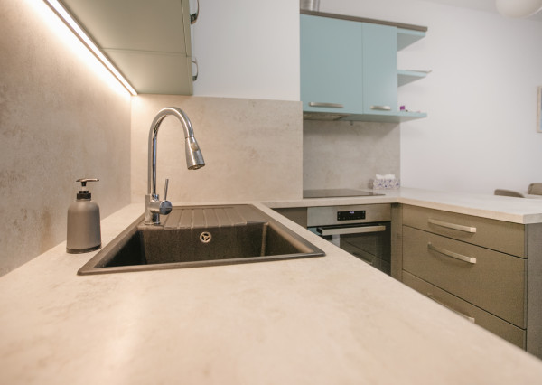 IBA U NÁS! Na predaj moderný 2-izbový byt, BA - Petržalka