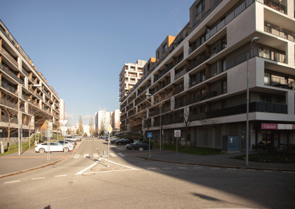 IBA U NÁS! Na predaj moderný 2-izbový byt, BA - Petržalka