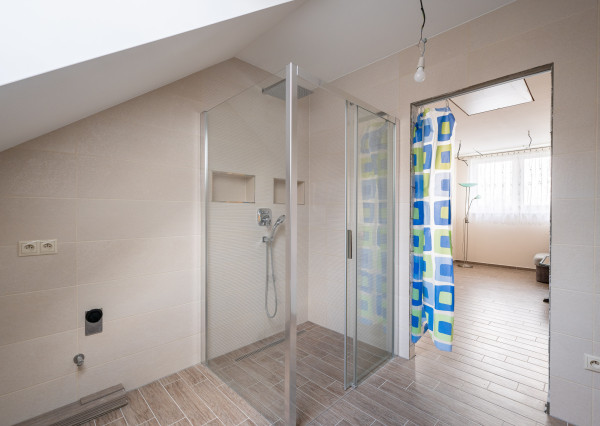 NA PREDAJ - Priestranný 5i rodinný dom, 190m2, Žilina, Varín