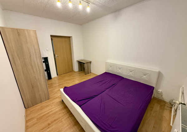 NA PREDAJ - Priestranný 2 izbový byt Nové mesto-Tylová 13