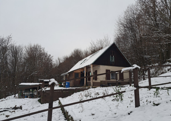 IBA U NÁS! Chalupa v prírode pod lesom - Kvašov,okres Púchov