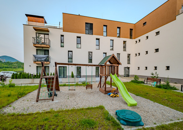 IBA U NÁS! Kráasny 3 izbový byt s výhľadom , Pov. Bys., 71m2