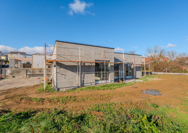 PRIPRAVUJEME! Na predaj 4i rodinný dom, Dvorec, 572m2, BNB