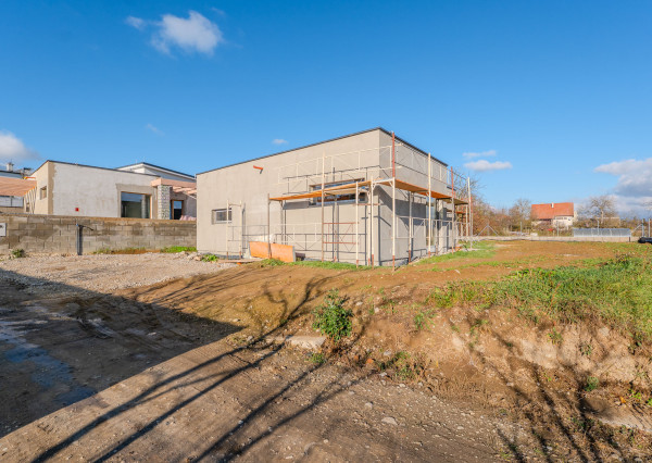 PRIPRAVUJEME! Na predaj 4i rodinný dom, Dvorec, 572m2, BNB