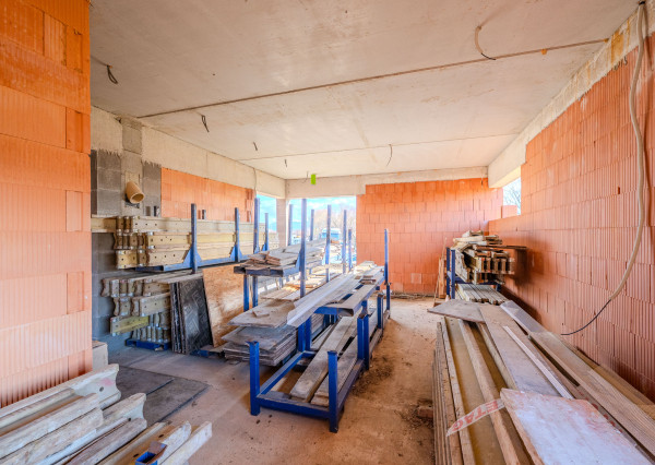 PRIPRAVUJEME! Na predaj 4i dom, hrubá stavba, Dvorec,569m2