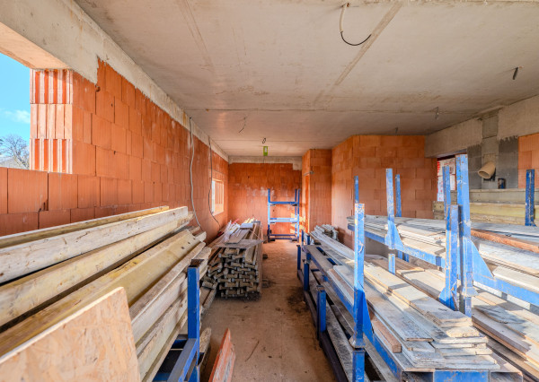 PRIPRAVUJEME! Na predaj 4i dom, hrubá stavba, Dvorec,569m2