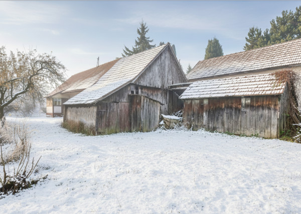 IBA U NÁS: Na predaj staršia drevenica – rodinný dom Mošovce