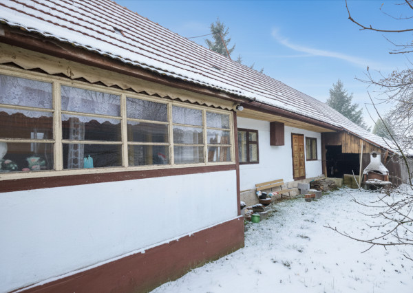 IBA U NÁS: Na predaj staršia drevenica – rodinný dom Mošovce