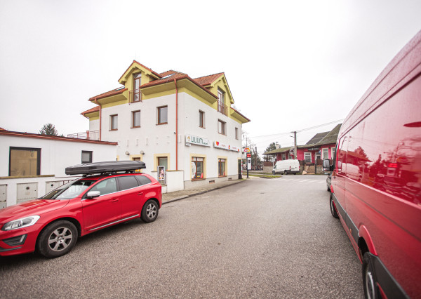 NA PRENÁJOM! Obchodný/Kancelársky Priestor v Bernolákove