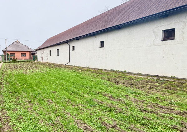 IBA U NÁS! Rodinný dom, 4 izby, 2 garáže, záhrada - Koláre