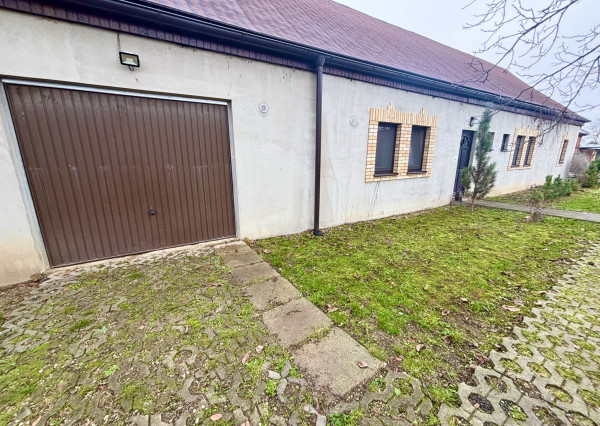 IBA U NÁS! Rodinný dom, 4 izby, 2 garáže, záhrada - Koláre