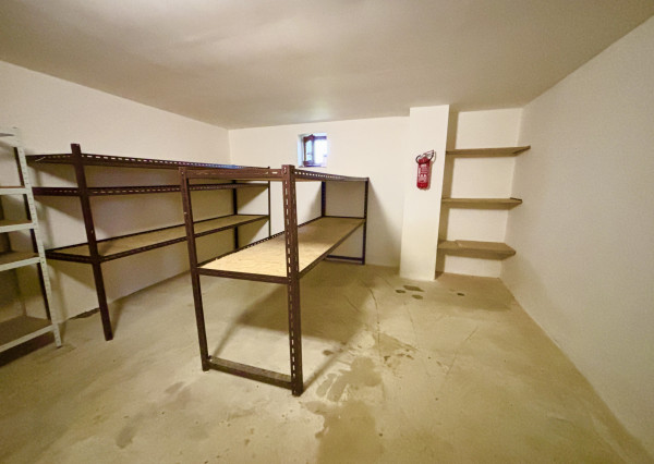 IBA U NÁS! Rodinný dom, 4 izby, 2 garáže, záhrada - Koláre