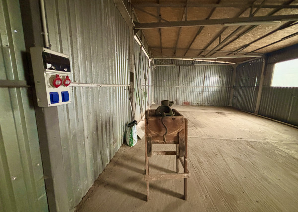 IBA U NÁS! Rodinný dom, 4 izby, 2 garáže, záhrada - Koláre