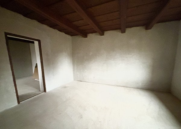 IBA U NÁS! Rodinný dom, 4 izby, 2 garáže, záhrada - Koláre