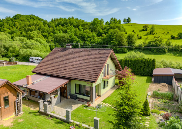 IBA U NÁS! Na predaj štýlový 5 - izbový rodinný dom - Horný Vadičov, okres Kysucké Nové Mesto