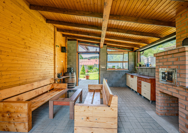 IBA U NÁS! Na predaj štýlový 5 - izbový rodinný dom - Horný Vadičov, okres Kysucké Nové Mesto