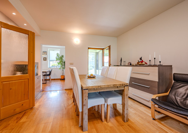 IBA U NÁS! Na predaj štýlový 5 - izbový rodinný dom - Horný Vadičov, okres Kysucké Nové Mesto