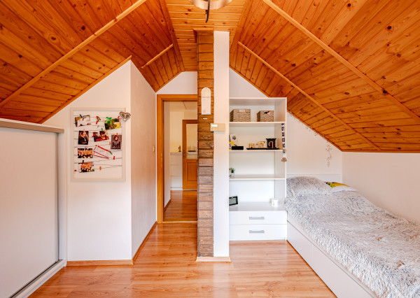 IBA U NÁS! Na predaj štýlový 5 - izbový rodinný dom - Horný Vadičov, okres Kysucké Nové Mesto