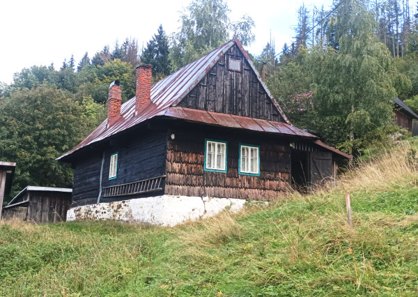 IBA U NÁS! NA PREDAJ romantická drevenica s výhľadmi-Dlhá nad Kysucou, okres Čadca