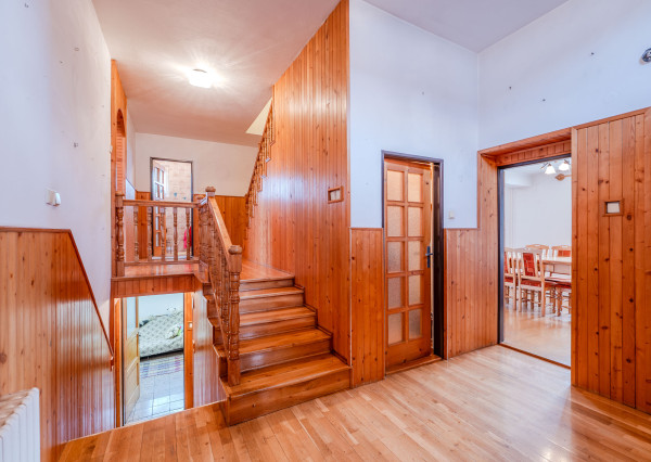IBA U NÁS  Na predaj rodinný dom v obci Ďurčiná, 762 m2