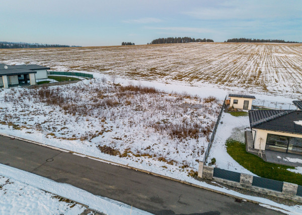IBA U NÁS! Slnečný stavebný pozemok vo Veľkej Lomnici