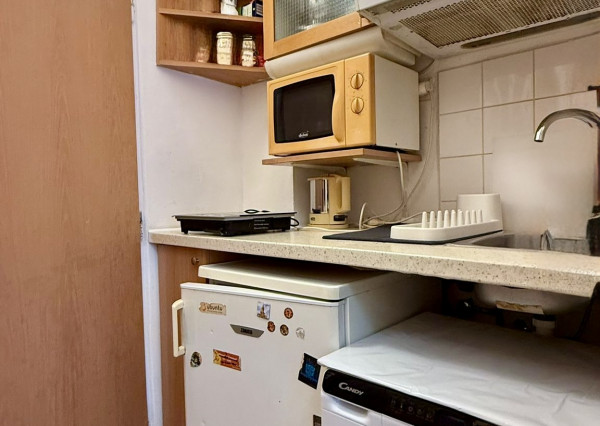 Na predaj praktická garzónka s pivnicou - Nové Mesto BA III