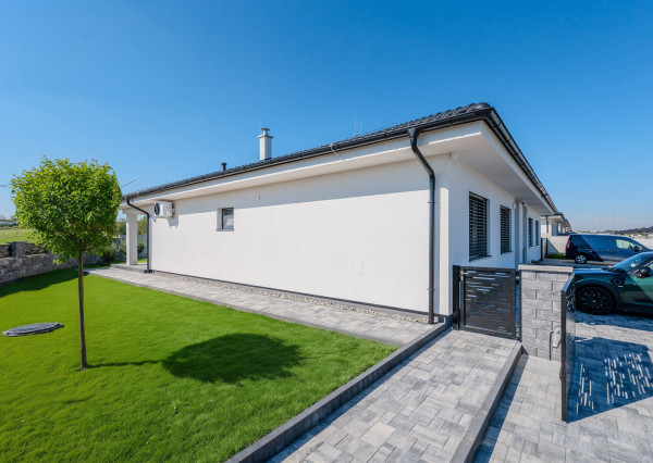 IBA U NÁS! Na predaj 4i dom-novostavba, 513m2, Lužianky