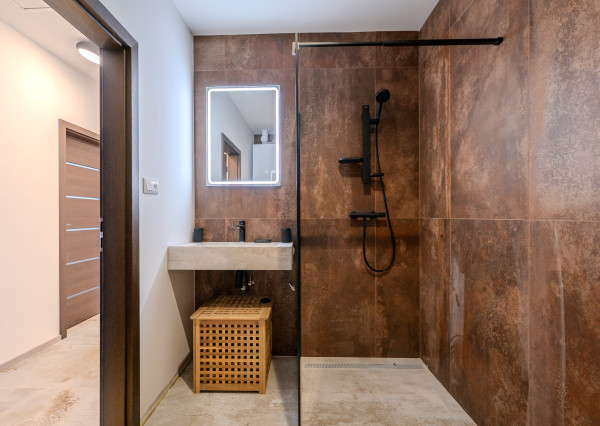 IBA U NÁS! Na predaj 4i dom-novostavba, 513m2, Lužianky